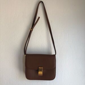 Brown handbag crossbody inspired by the box handbag